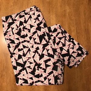 LuLaRoe TC Paper Airplane Leggings